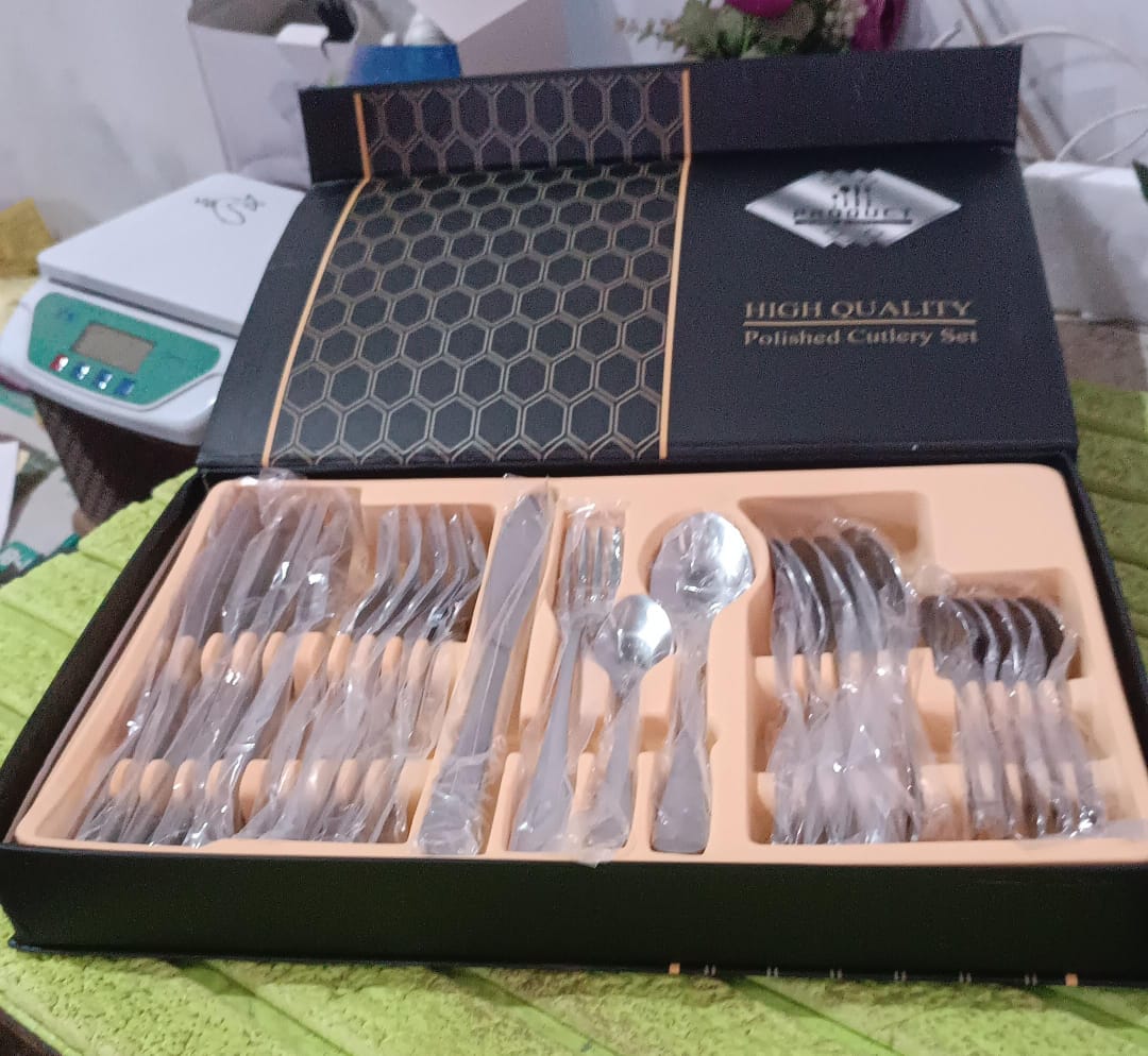 Premium Silver Daily Use Cutlery Set Stainless Steel Luxury Combo Set of 24 Premium Silver Daily Use Cutlery Set Stainless Steel Luxury Combo Set of 24